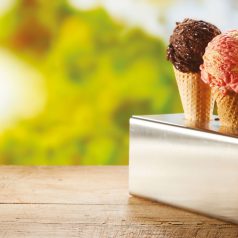 Suport pentru 3 cornete inghetata